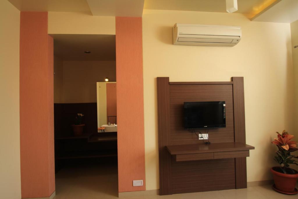 Hotel Sai Smaran Shirdi Quarto foto